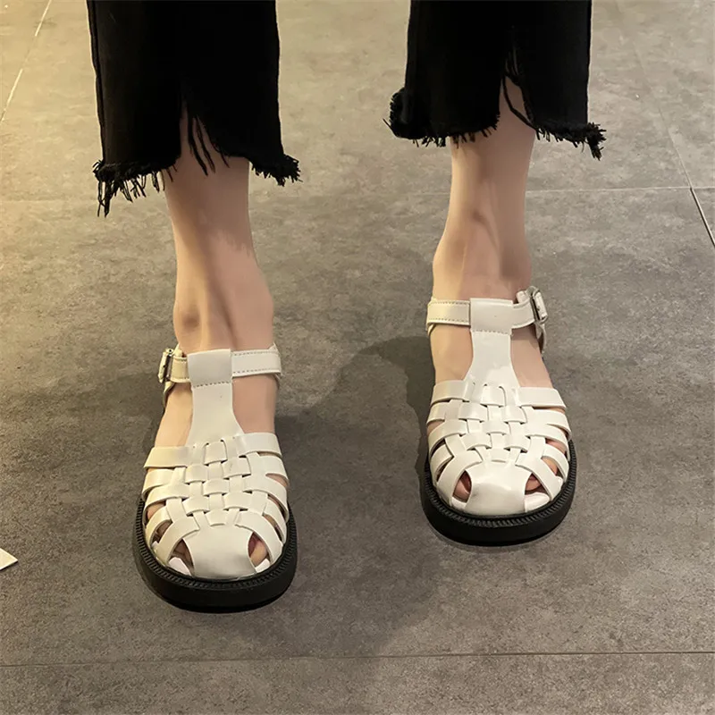 Women Sandals 2021 Gladiator Shoes Round Toe Platform Flat Sandals T-Strap Brand Design Ladies Footwear Black
Women Sandals 2021 Gladiator Shoes Round Toe Platform Flat Sandals T-Strap Brand Design Ladies Footwear Black