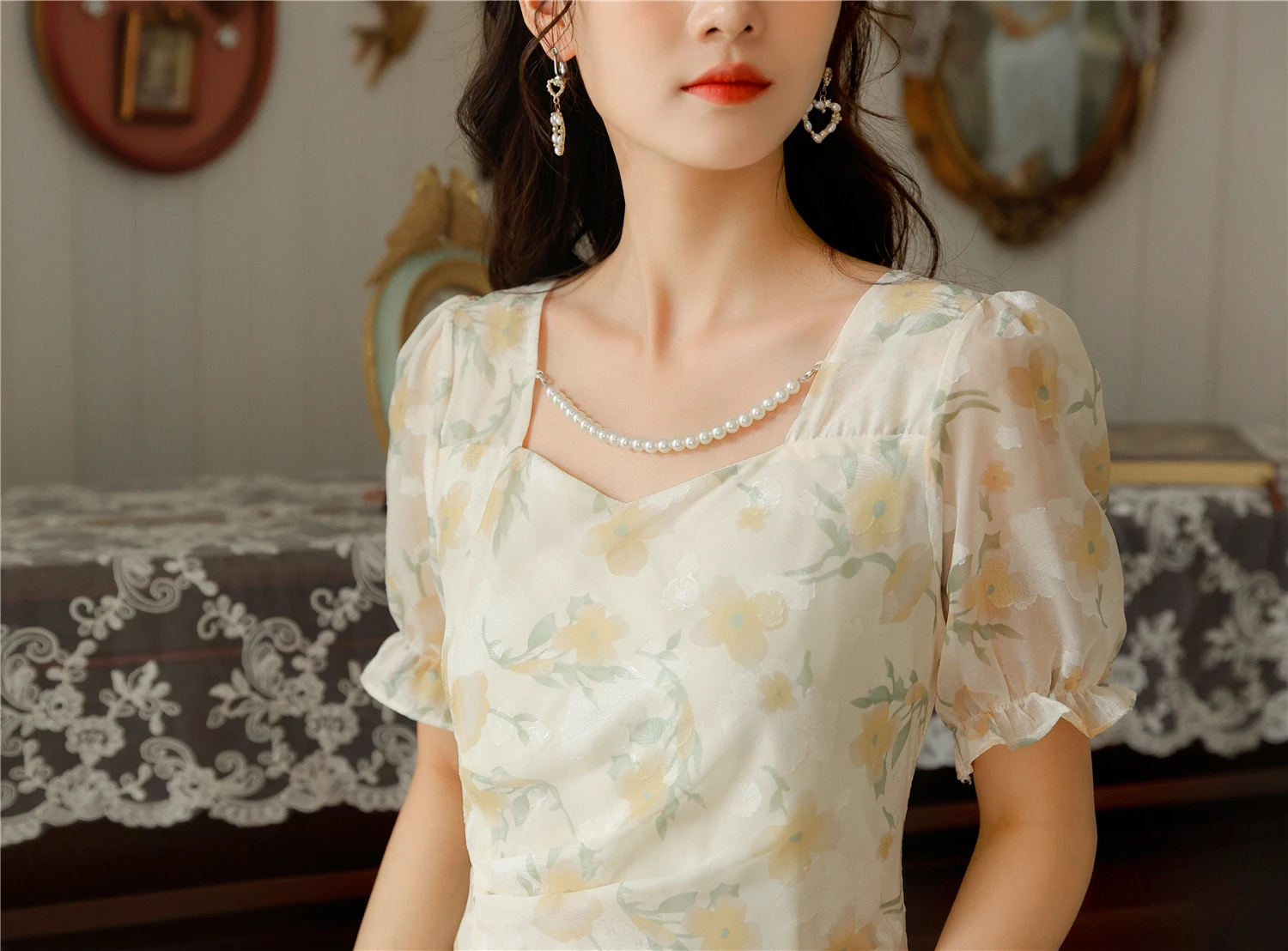 Korean Style Women Fairy Dress 2021 Summer New Ladies Elegant Floral Print Slim Fashion Short Sleeve Square Collar A-Line Dress
Korean Style Women Fairy Dress 2021 Summer New Ladies Elegant Floral Print Slim Fashion Short Sleeve Square Collar A-Line Dress