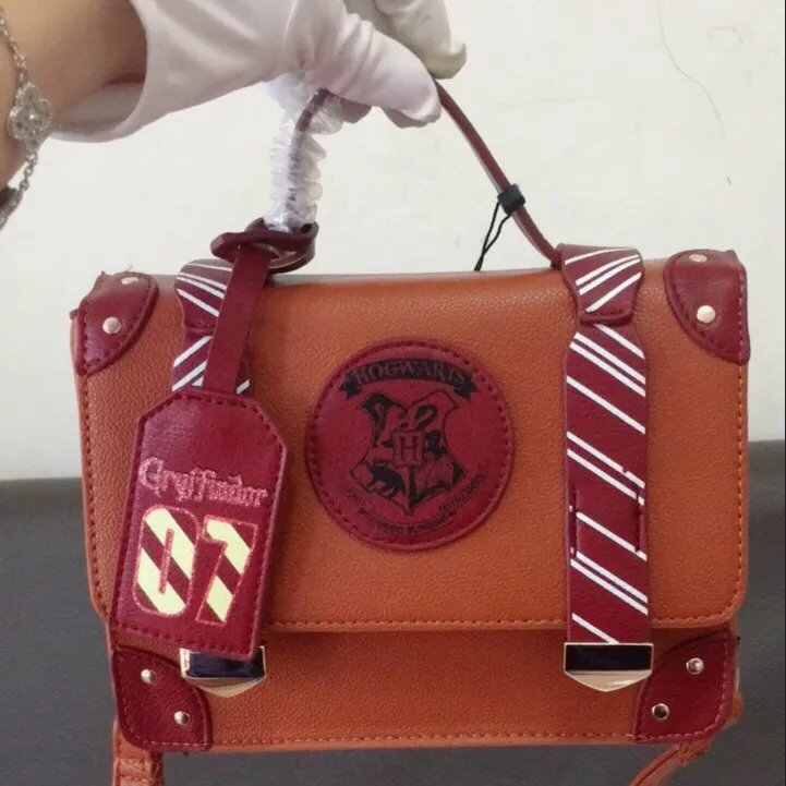 Women's Bag Leather Purse Cosplay JK Bags Hog Magic Small Handbag Phone Bag Slytherin Shouder-bag
Women's Bag Leather Purse Cosplay JK Bags Hog Magic Small Handbag Phone Bag Slytherin Shouder-bag