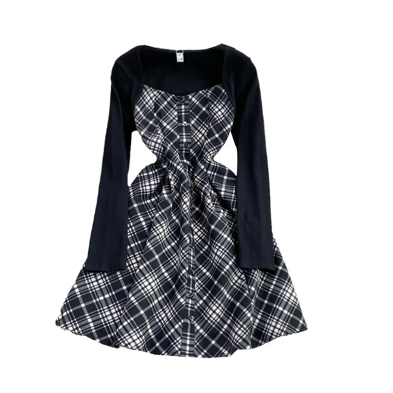 2021 autumn Korean new style square collar collarbone dress splicing fake two long sleeved medium and long Plaid A-shaped dress
2021 autumn Korean new style square collar collarbone dress splicing fake two long sleeved medium and long Plaid A-shaped dress