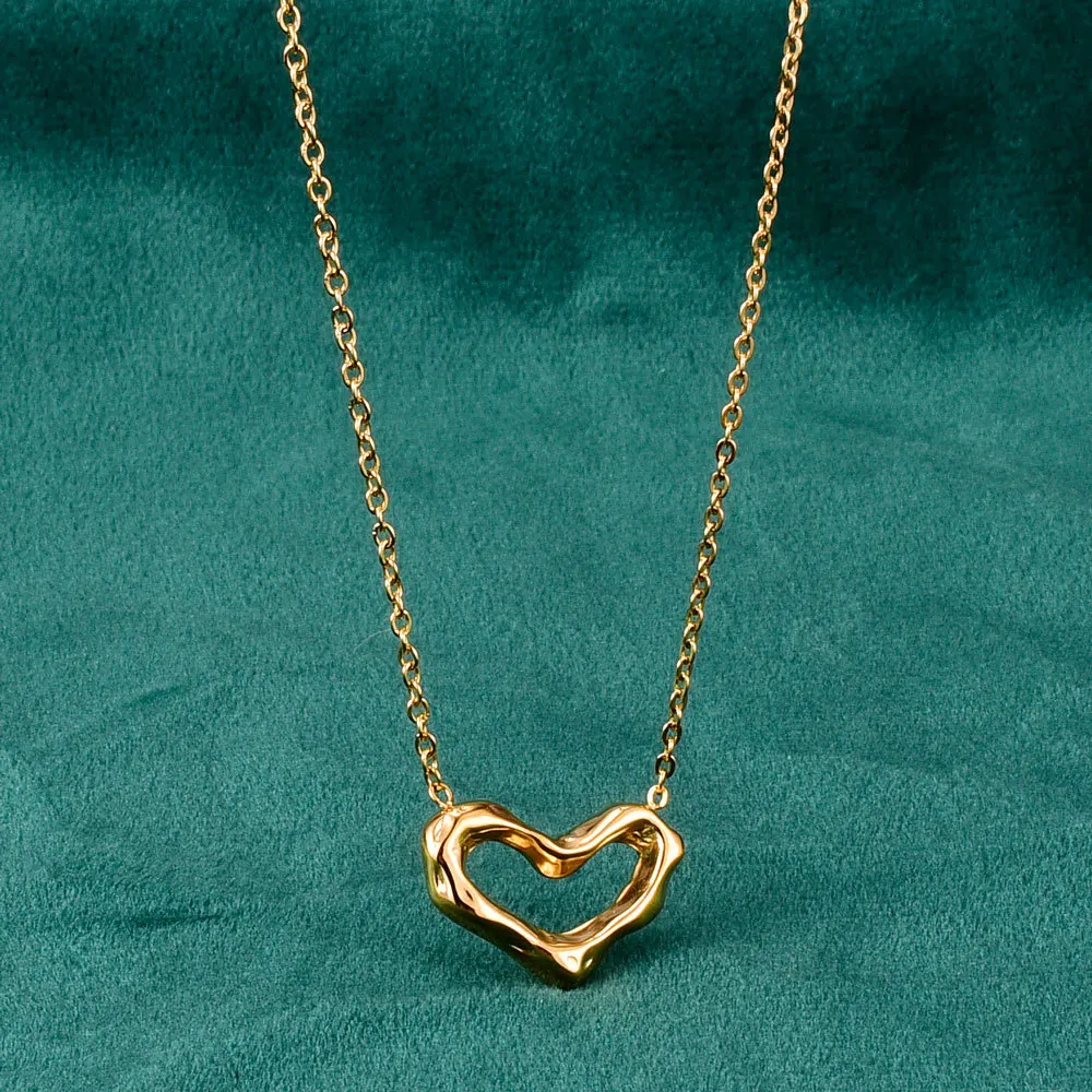 Heart-shaped Necklace Pendant Necklaces Women aesthetic earrings stainless steel jewelry 18K gold
Heart-shaped Necklace Pendant Necklaces Women aesthetic earrings stainless steel jewelry 18K gold