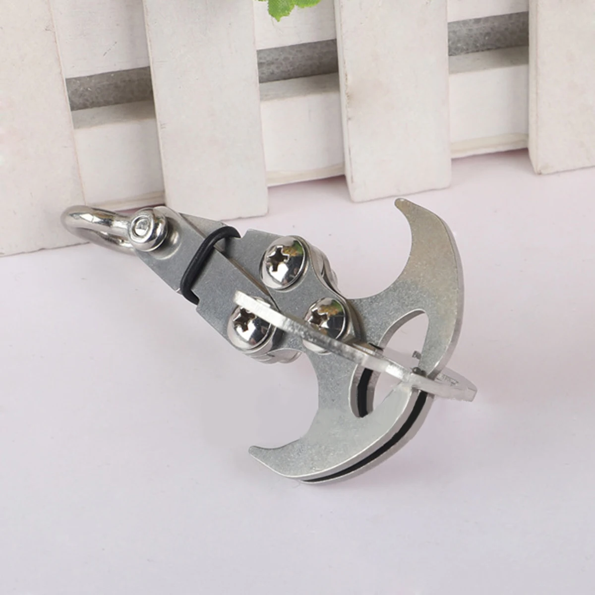 Stainless Steel Survival Folding Grappling Hook Outdoor Climbing Claw Accessories Gravity Hook Key Chain Car Traction Rescue EDC
Stainless Steel Survival Folding Grappling Hook Outdoor Climbing Claw Accessories Gravity Hook Key Chain Car Traction Rescue EDC