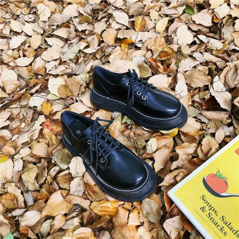 2020 Spring new retro small leather shoes women's style wild flat shoes fashion women's shoes zapatos de mujer Z15-50 
2020 Spring new retro small leather shoes women's style wild flat shoes fashion women's shoes zapatos de mujer Z15-50