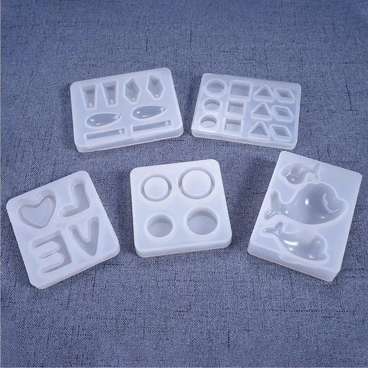 Epoxy mold DIY handmade LOVE ornaments three dolphins irregular pendant jewelry silicone mold
Epoxy mold DIY handmade LOVE ornaments three dolphins irregular pendant jewelry silicone mold