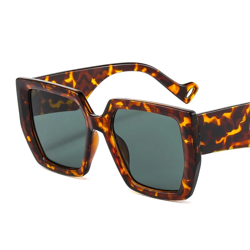 2021 New Square Shield Sunglasses Women Men Fashion Brand Designer Black Leopard Vintage Cool Frame Colorful Style Sun Glasses 
2021 New Square Shield Sunglasses Women Men Fashion Brand Designer Black Leopard Vintage Cool Frame Colorful Style Sun Glasses