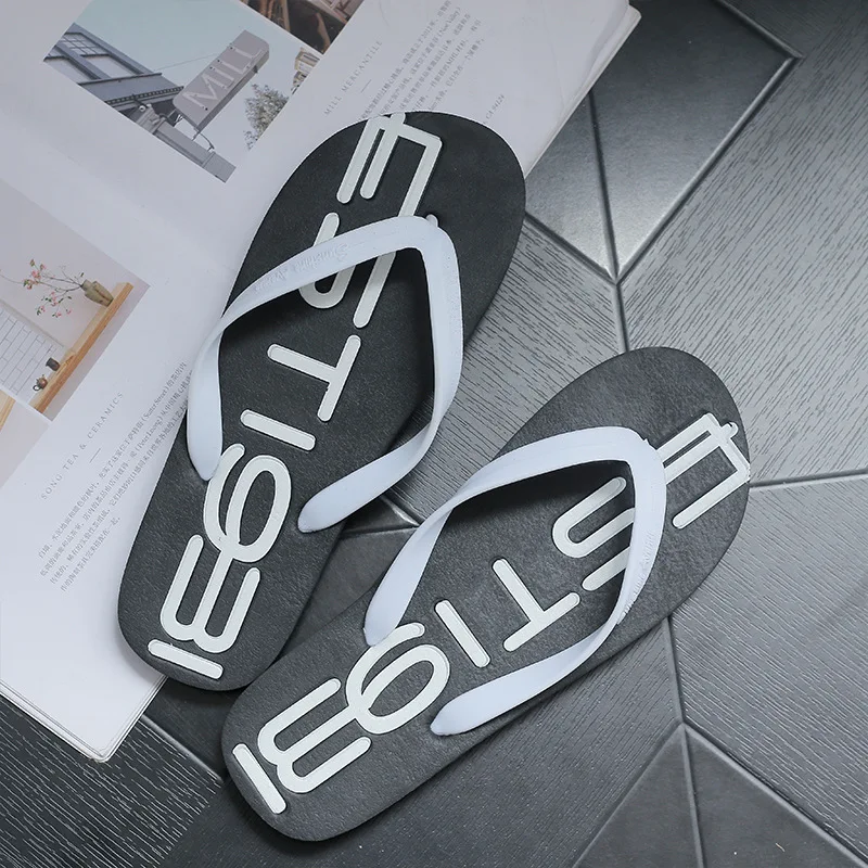 New Casual Men's Flip-flops Large Size Personality Trend Outdoor Slippers Non-slip Letter Printing Beach Men Shoes Outdoor Cool
New Casual Men's Flip-flops Large Size Personality Trend Outdoor Slippers Non-slip Letter Printing Beach Men Shoes Outdoor Cool