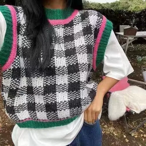 Autumn and Winter New Leisure All-match Color Matching Warm Knitted Vest Women's Sleeveless Sweater
Autumn and Winter New Leisure All-match Color Matching Warm Knitted Vest Women's Sleeveless Sweater