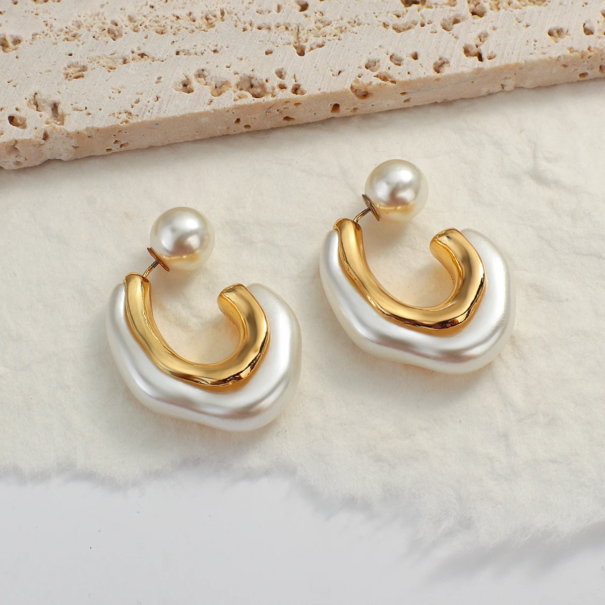 Lifefontier Vintage Geometric Irregular Pearl Stud Earrings for Women Gold Color Metal C Shape Earrings Korean Fashion Jewelry
Lifefontier Vintage Geometric Irregular Pearl Stud Earrings for Women Gold Color Metal C Shape Earrings Korean Fashion Jewelry