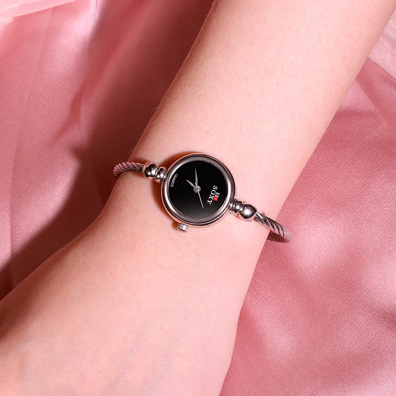 SOXY 2019 Ladies Bracelet Silver Simple Watch Women Brand Quartz Fashion Stainless Steel Luxury Watch Round Dial Mujer Relogios
SOXY 2019 Ladies Bracelet Silver Simple Watch Women Brand Quartz Fashion Stainless Steel Luxury Watch Round Dial Mujer Relogios