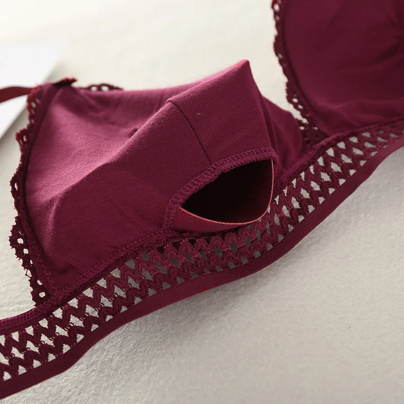 1Pcs Fashion French Style Soft Bras Lace Seamless Triangle Cup Thin Bralette Sexy Women Deep V Comfort Push Up Underwear
1Pcs Fashion French Style Soft Bras Lace Seamless Triangle Cup Thin Bralette Sexy Women Deep V Comfort Push Up Underwear