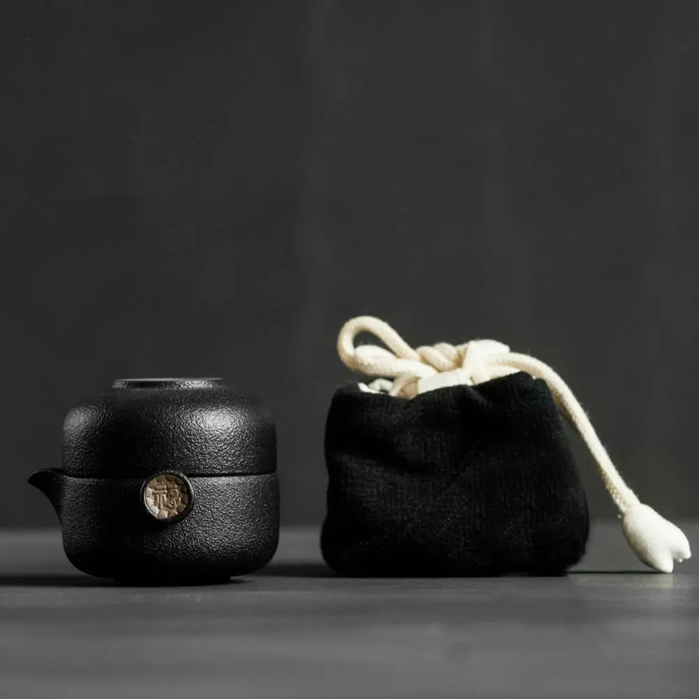Gaiwan teacup Combination Black Ceramic Chinese Gongfu Teapot Teacup Travel Tea Set in Cotton Storage Bag Teapot Gift
Gaiwan teacup Combination Black Ceramic Chinese Gongfu Teapot Teacup Travel Tea Set in Cotton Storage Bag Teapot Gift