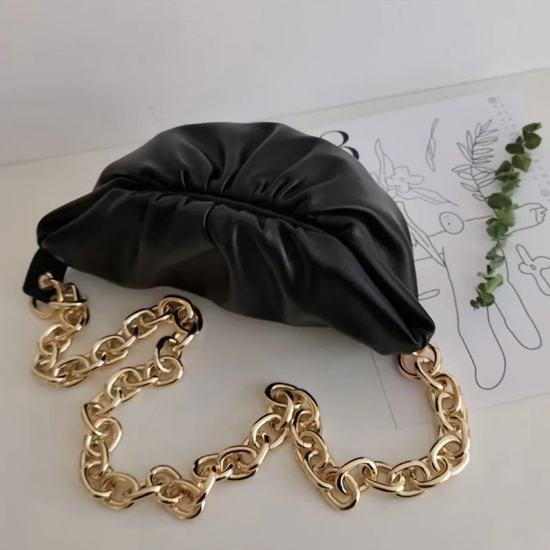 2021 New Fashion Genuine Leather Thick Chain Fold Dumpling Bag Shoulder Portable Messenger Chest Bag Purses and Handbags Luxury
2021 New Fashion Genuine Leather Thick Chain Fold Dumpling Bag Shoulder Portable Messenger Chest Bag Purses and Handbags Luxury