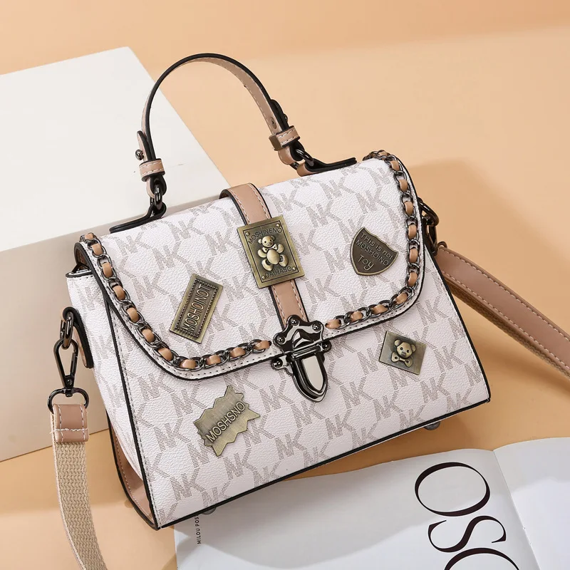 Simple Handbag Bag Female New Wave Korean Fashion Designer Handbags Retro Atmosphere Shoulder Bag Messenger Small Square Bag
Simple Handbag Bag Female New Wave Korean Fashion Designer Handbags Retro Atmosphere Shoulder Bag Messenger Small Square Bag