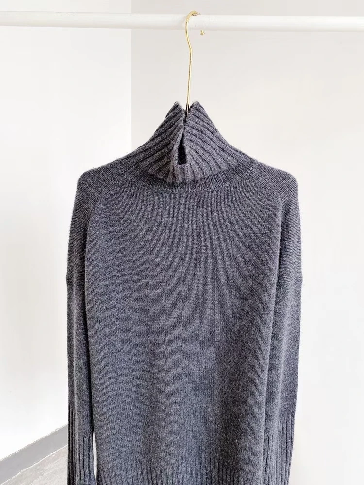 Women Wool Turtlenck Sweater Letter Embroidery Long Sleeve Two Colors Autumn New Tops Knitwear Pull
Women Wool Turtlenck Sweater Letter Embroidery Long Sleeve Two Colors Autumn New Tops Knitwear Pull