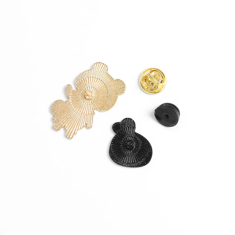 Fun Game Brooch Lapel Pins Leaf Wallet Animal Crossing Brooch Cute Cartoon Bear Enamel Pins Badge Jewelry Gift For Friends
Fun Game Brooch Lapel Pins Leaf Wallet Animal Crossing Brooch Cute Cartoon Bear Enamel Pins Badge Jewelry Gift For Friends