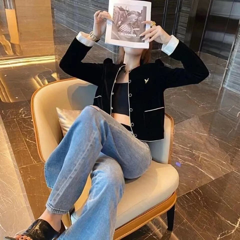 Women's Spring Jacket Cardigan Short Top SL Clothes 2021 Autumn New Gold Inlaid Velvet Color Matching Coat
Women's Spring Jacket Cardigan Short Top SL Clothes 2021 Autumn New Gold Inlaid Velvet Color Matching Coat