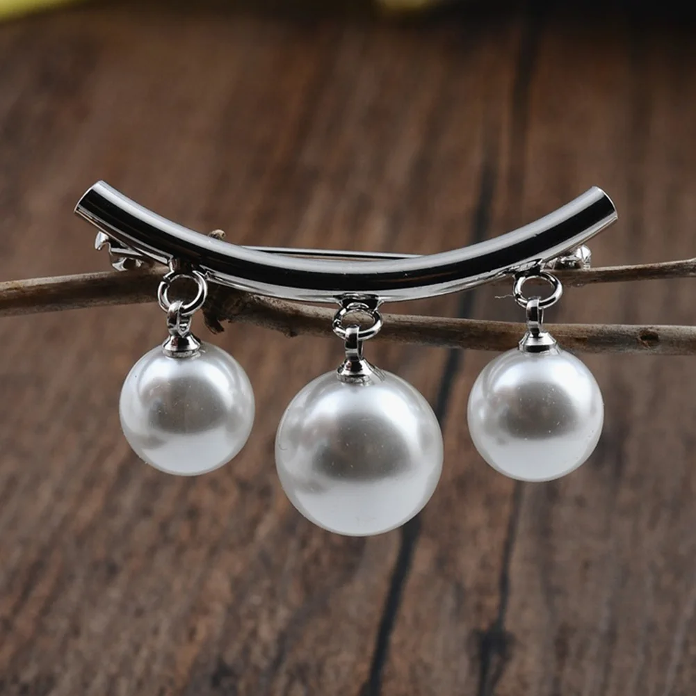 1PC Fixed Straps Anti Slip Pin Korean Simple Pearl Brooch Women Charm Accessories Cardigan Anti Wearing Pins Enamel Pin Gift
1PC Fixed Straps Anti Slip Pin Korean Simple Pearl Brooch Women Charm Accessories Cardigan Anti Wearing Pins Enamel Pin Gift