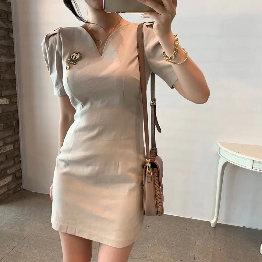 Korean Style Chic Retro Lightly Mature Little Woman Western Style Slimming Tight Waist Peach Collar Puff Short Sleeve Sheath
Korean Style Chic Retro Lightly Mature Little Woman Western Style Slimming Tight Waist Peach Collar Puff Short Sleeve Sheath