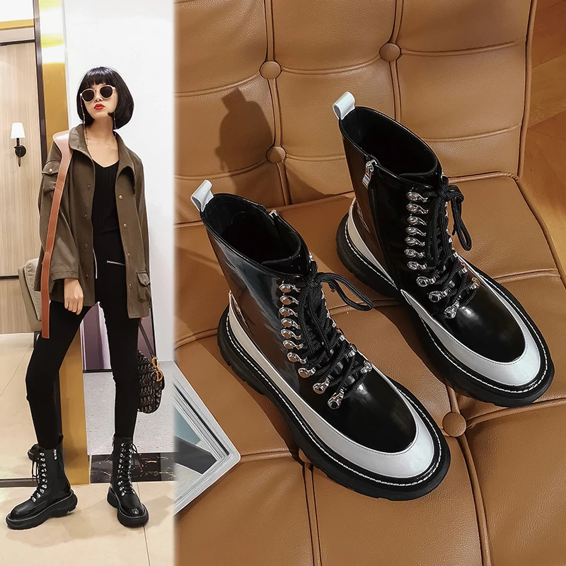 Hot Women's Ankle Boots Natural Leather Autumn and Winter Womens Designer Boots Cyberstar Warm Shoes Patent Leather Stitching
Hot Women's Ankle Boots Natural Leather Autumn and Winter Womens Designer Boots Cyberstar Warm Shoes Patent Leather Stitching