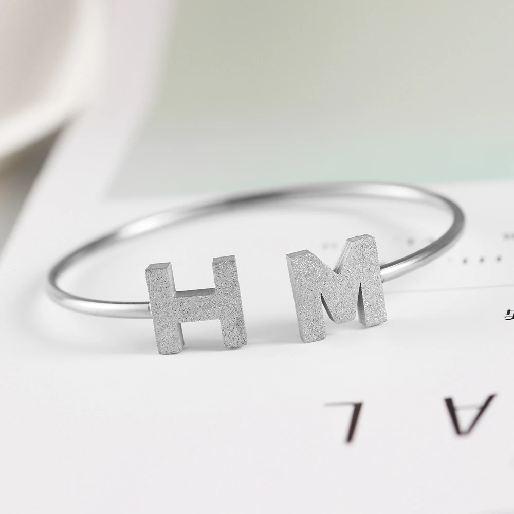 New Design IP Vacuum Plating Titanium Steel Big Letter HM One Size Jewelry Rose Gold Fashion Ladies Bracelet
New Design IP Vacuum Plating Titanium Steel Big Letter HM One Size Jewelry Rose Gold Fashion Ladies Bracelet