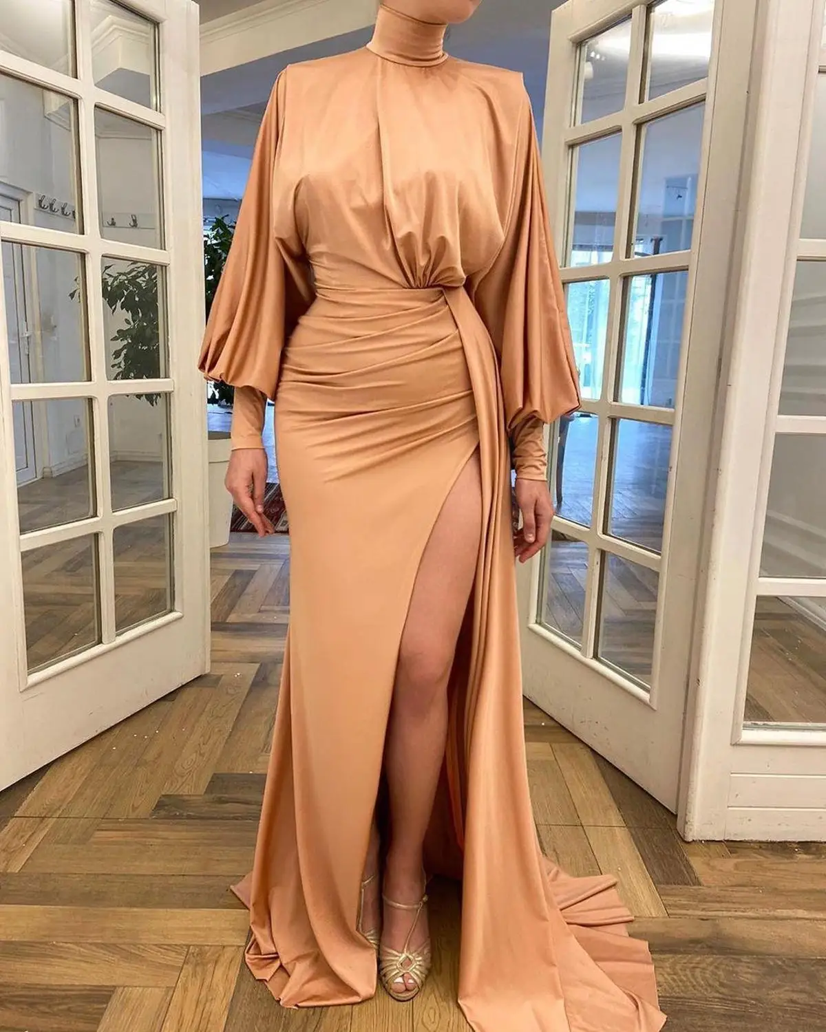 Elegant High Neck Gold Prom Dresses With Side Slit Long Sleeve Mermaid Formal Party Gowns 2020 Cheap Evening Dress Night Wear
Elegant High Neck Gold Prom Dresses With Side Slit Long Sleeve Mermaid Formal Party Gowns 2020 Cheap Evening Dress Night Wear