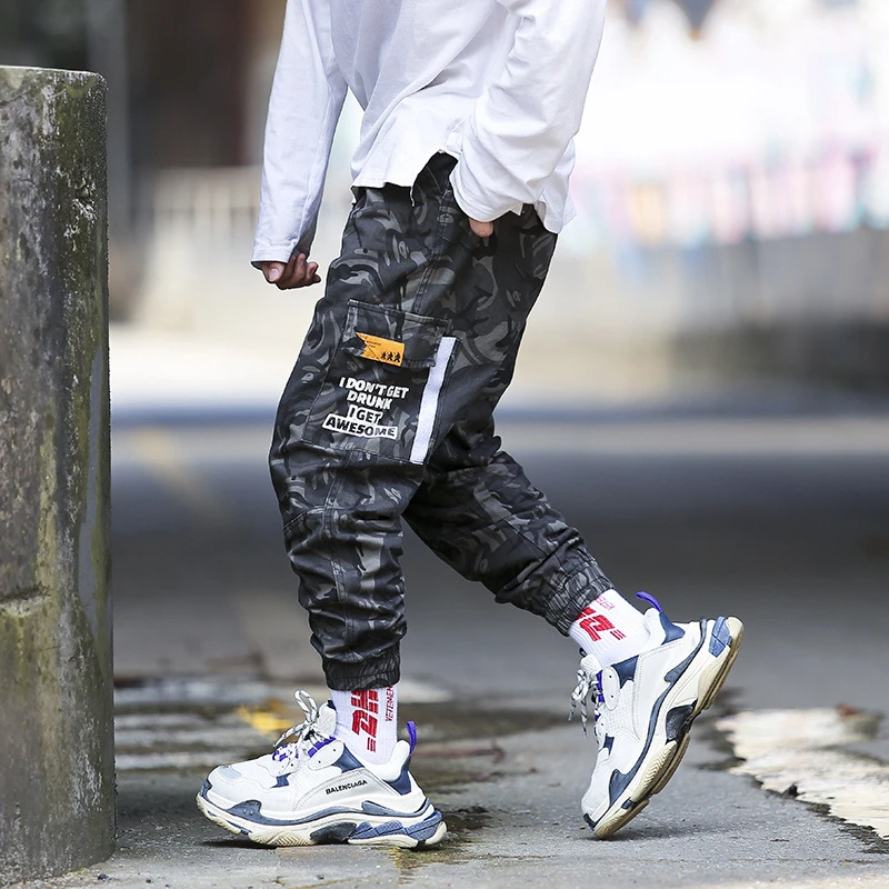 Mens Pants Streetwear Joggers Hip Hop Sweatpants Tactical Cargo Pants Men Track Camouflage Reflective Pantalones Hombre
Mens Pants Streetwear Joggers Hip Hop Sweatpants Tactical Cargo Pants Men Track Camouflage Reflective Pantalones Hombre