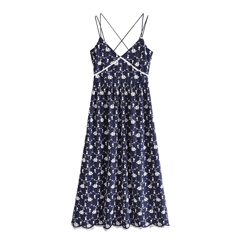 2021 summer new style European and American style embroidery v-neck suspender backless floral girly dress
2021 summer new style European and American style embroidery v-neck suspender backless floral girly dress