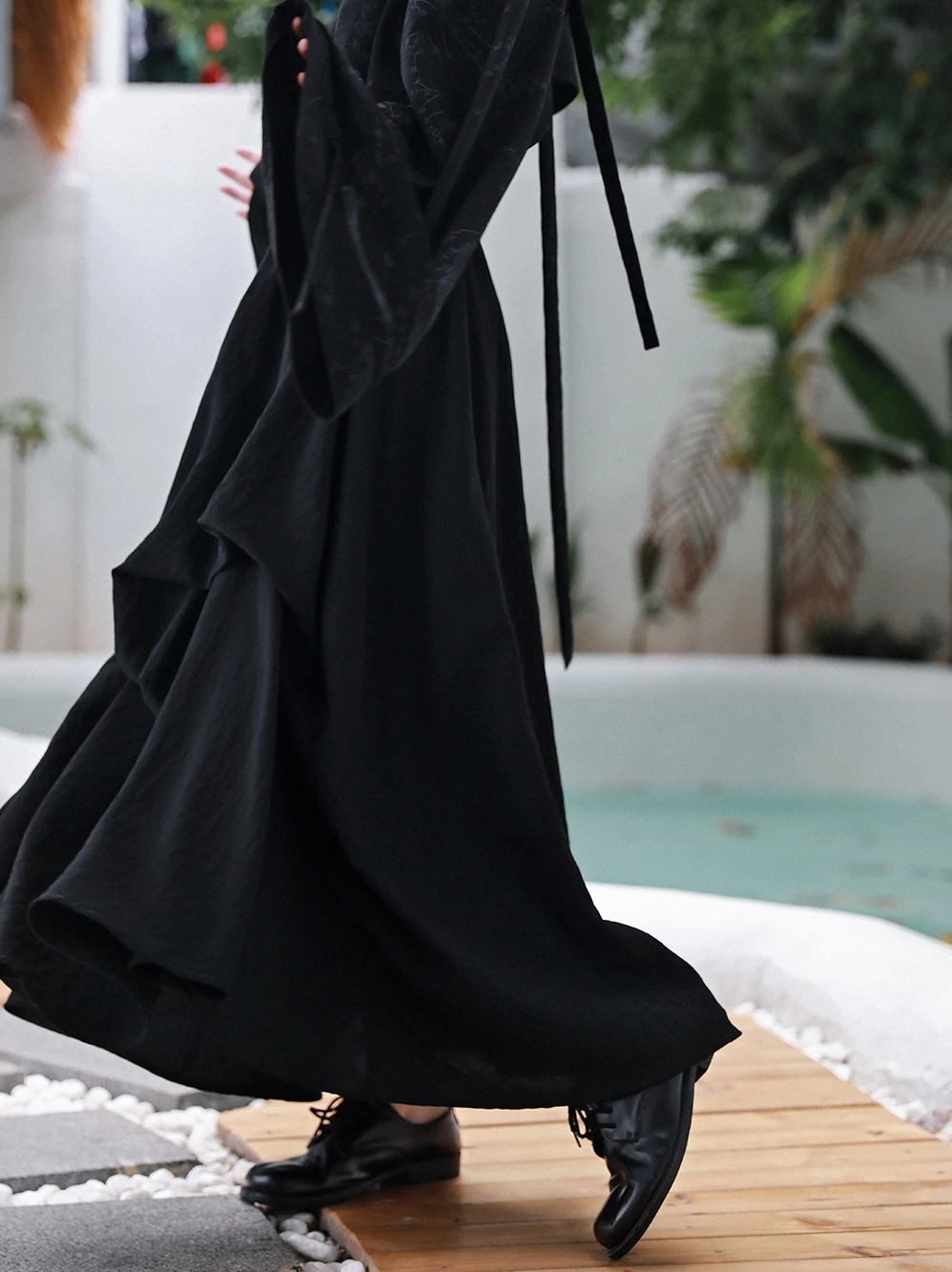 IEQJ 2021 new summer fashion women clothes high waist A-line drawstring asymmetrical black styles halfbody skirt 8P83901
IEQJ 2021 new summer fashion women clothes high waist A-line drawstring asymmetrical black styles halfbody skirt 8P83901