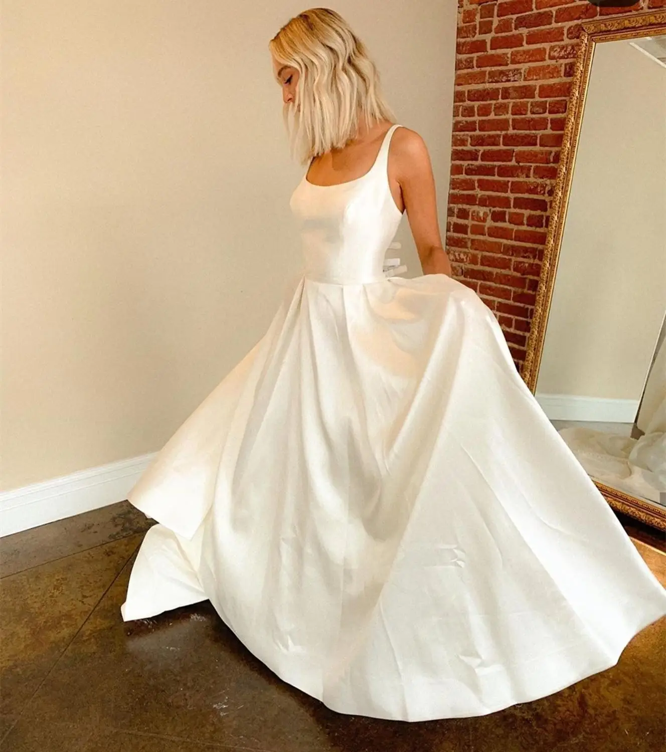 White Satin Wedding Dress With Pocket Floor Length Scoop Gorgeous Bridal Gown Strap Sleeveless Custom Made For Women Brides
White Satin Wedding Dress With Pocket Floor Length Scoop Gorgeous Bridal Gown Strap Sleeveless Custom Made For Women Brides