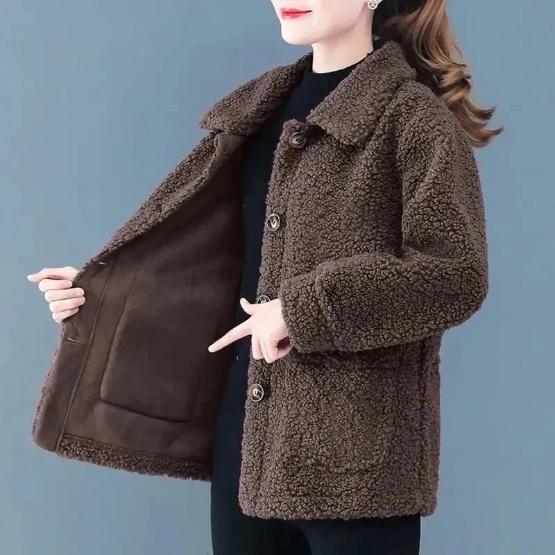 2021 Winter Women Casual Lamb Faux Fur Overcoat Fluffy Cozy Loose Outerwear Female Thicken Warm Teddy Fur Jacket Coat
2021 Winter Women Casual Lamb Faux Fur Overcoat Fluffy Cozy Loose Outerwear Female Thicken Warm Teddy Fur Jacket Coat