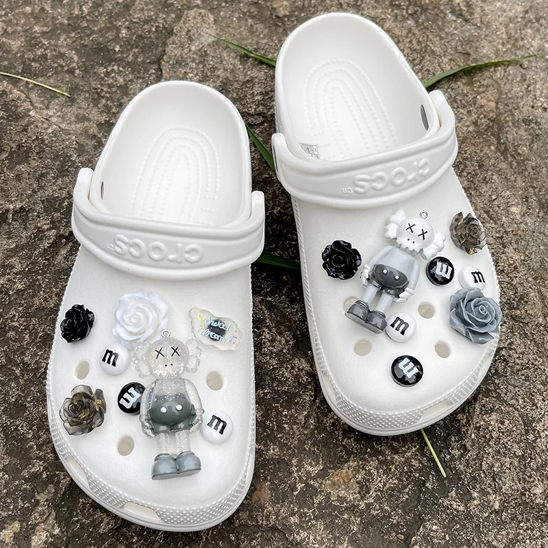 High Quality Cartoon Croc Charms Designer For Women Girl Clog Sandals Shoe Decoration Cute Fierce Bear Croc Jibz Kids Gift
High Quality Cartoon Croc Charms Designer For Women Girl Clog Sandals Shoe Decoration Cute Fierce Bear Croc Jibz Kids Gift