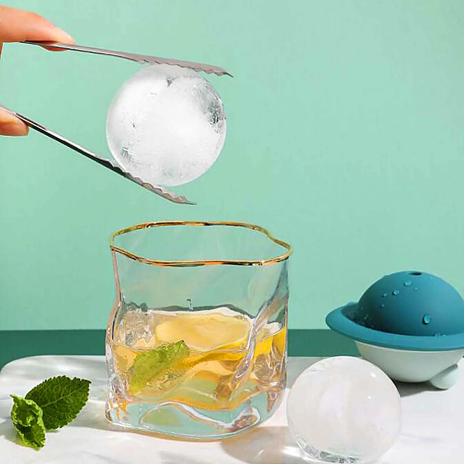 New Silicone Ice Mold 1pc Kitchen Silicone Mold Ice Box Single Round Ice Mold Baking Accessories Summer Ice Making Tools
New Silicone Ice Mold 1pc Kitchen Silicone Mold Ice Box Single Round Ice Mold Baking Accessories Summer Ice Making Tools