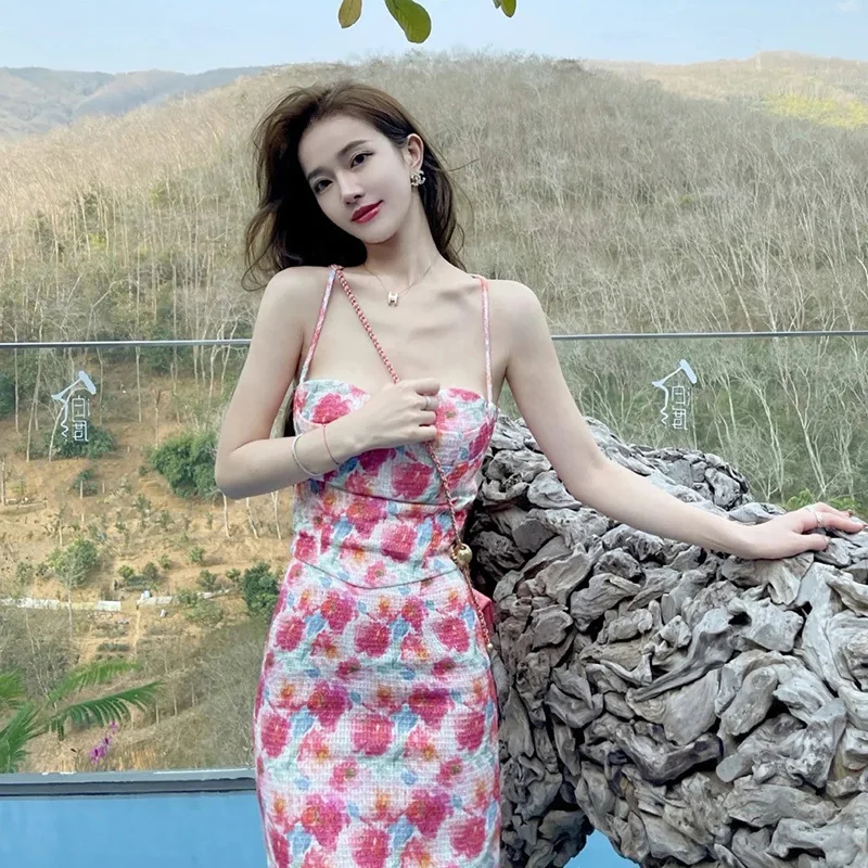 GALCAUR Print Two Piece Set For Women V Neck Sleeveless Tops High Waist Knee Length Slim Sexy Sets Females 2021 Summer New Style
GALCAUR Print Two Piece Set For Women V Neck Sleeveless Tops High Waist Knee Length Slim Sexy Sets Females 2021 Summer New Style