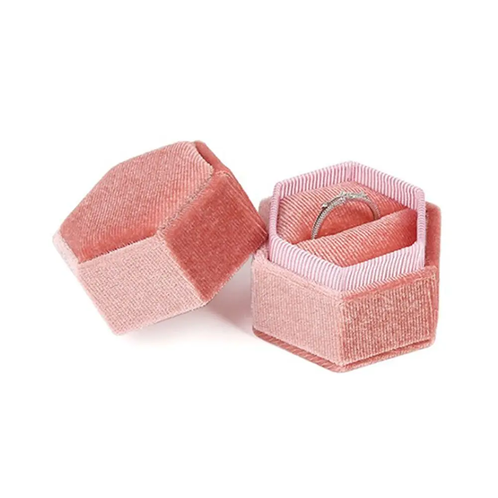 exquisite Engagement Wedding Detachable Lid Display Holder Flannel jewelry box Ring Box
exquisite Engagement Wedding Detachable Lid Display Holder Flannel jewelry box Ring Box
