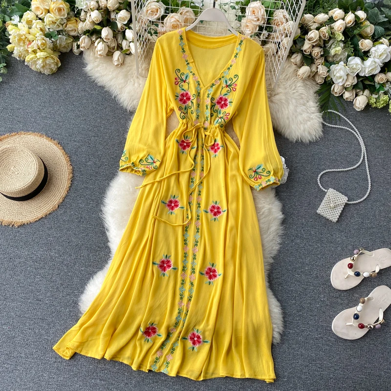 New Spring Autumn Women V-Neck Long Sleeve Drawstring Slim Long Dress High Quality Ethnic Embroidery Vintage Dress
New Spring Autumn Women V-Neck Long Sleeve Drawstring Slim Long Dress High Quality Ethnic Embroidery Vintage Dress