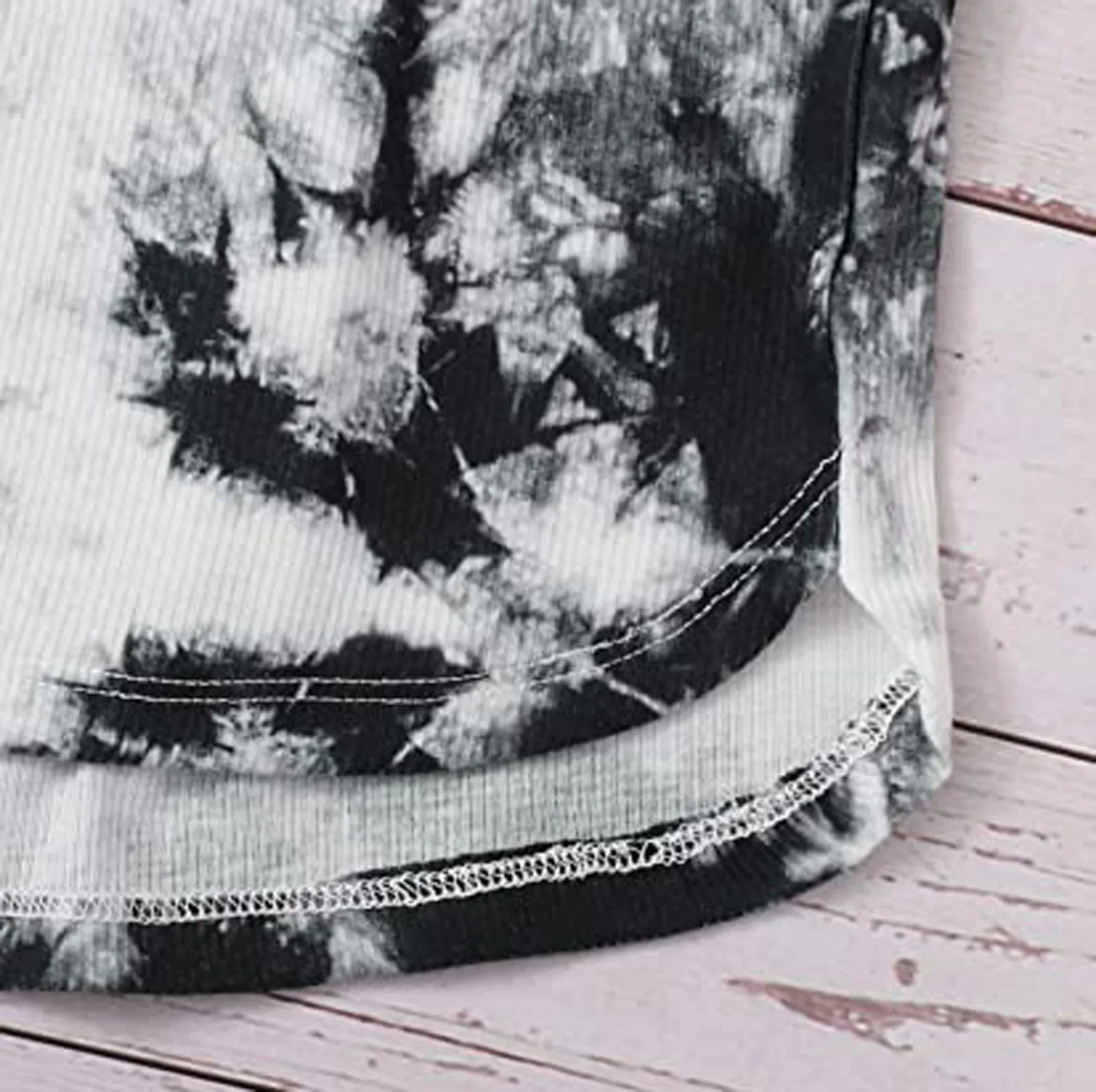 Women's Fitness Crop Top Fashion Suit Two Piece Outfits Sleeveless Casual Cami Top and Shorts Set Non-positioning tie-dye printe 
Women's Fitness Crop Top Fashion Suit Two Piece Outfits Sleeveless Casual Cami Top and Shorts Set Non-positioning tie-dye printe
