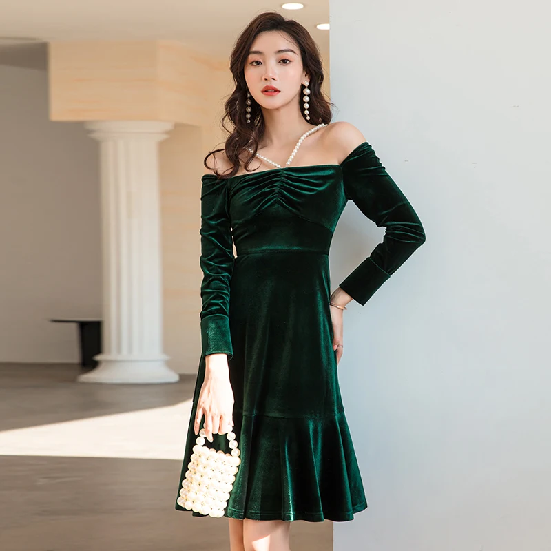 YIGELILA Vintage Women Velvet Dress Elegant Solid Dress Empire Slim Dress Knee-length 66231
YIGELILA Vintage Women Velvet Dress Elegant Solid Dress Empire Slim Dress Knee-length 66231