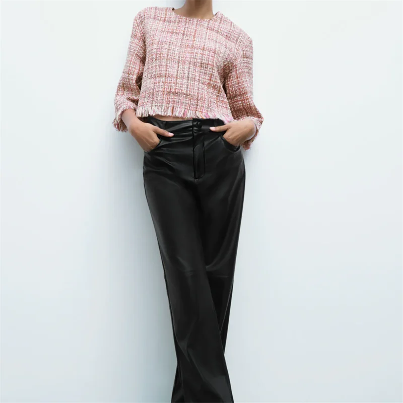 MESTTRAF Women 2021 Fashion Tweed Frayed Hem Crop Blouses Vintage Three Quarter Sleeve Back Zipper Female Shirts Streetwear 
MESTTRAF Women 2021 Fashion Tweed Frayed Hem Crop Blouses Vintage Three Quarter Sleeve Back Zipper Female Shirts Streetwear