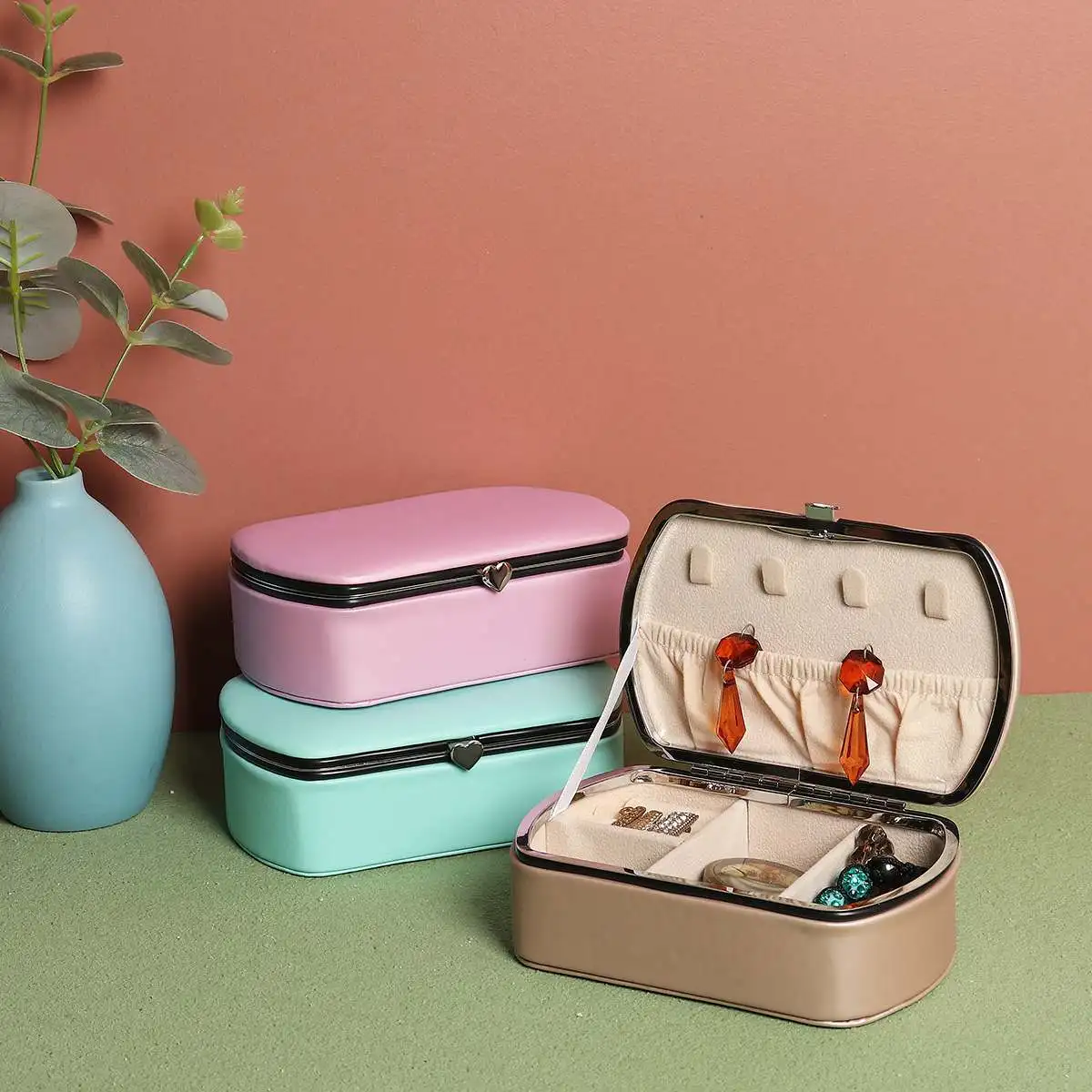 14x8.5x5cm Jewelry Box Portable Jewelry Organizer Storage Case Earring Holder Zipper Women Jewelry Display Travel Packaging Case
14x8.5x5cm Jewelry Box Portable Jewelry Organizer Storage Case Earring Holder Zipper Women Jewelry Display Travel Packaging Case