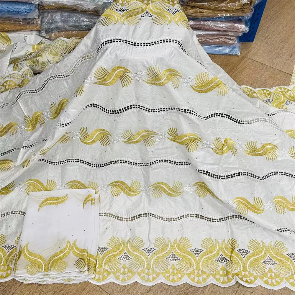 5 + 2 Y белый Африканский хлопок Bazin богатая ткань с нигерийской вышивкой швейцарская вуаль кружева материал хлопчатобумажная Вышивка Ткань ...
5 + 2 Y белый Африканский хлопок Bazin богатая ткань с нигерийской вышивкой швейцарская вуаль кружева материал хлопчатобумажная Вышивка Ткань ...