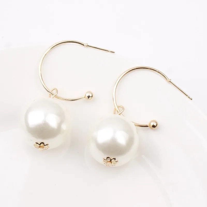 Personality Creative Temperament Fashion Imitation Pearl Earrings 
Personality Creative Temperament Fashion Imitation Pearl Earrings