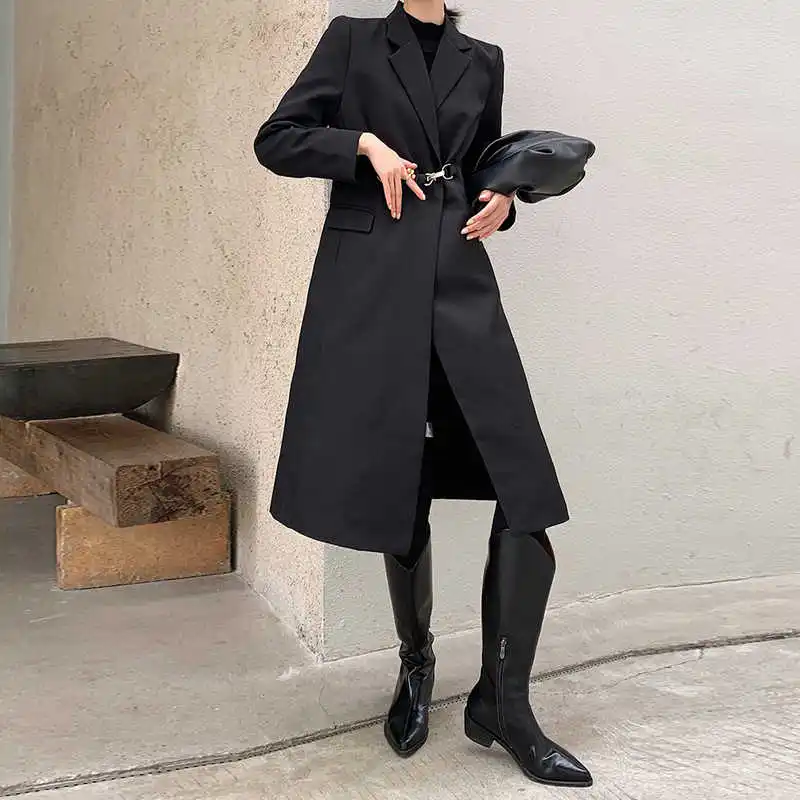 LANMREM 2021 Autumn New Arrival Silver Metal Button Turn-down Collar Knee-length Black Trench Coat For Women Fashion Tide 2A2233
LANMREM 2021 Autumn New Arrival Silver Metal Button Turn-down Collar Knee-length Black Trench Coat For Women Fashion Tide 2A2233