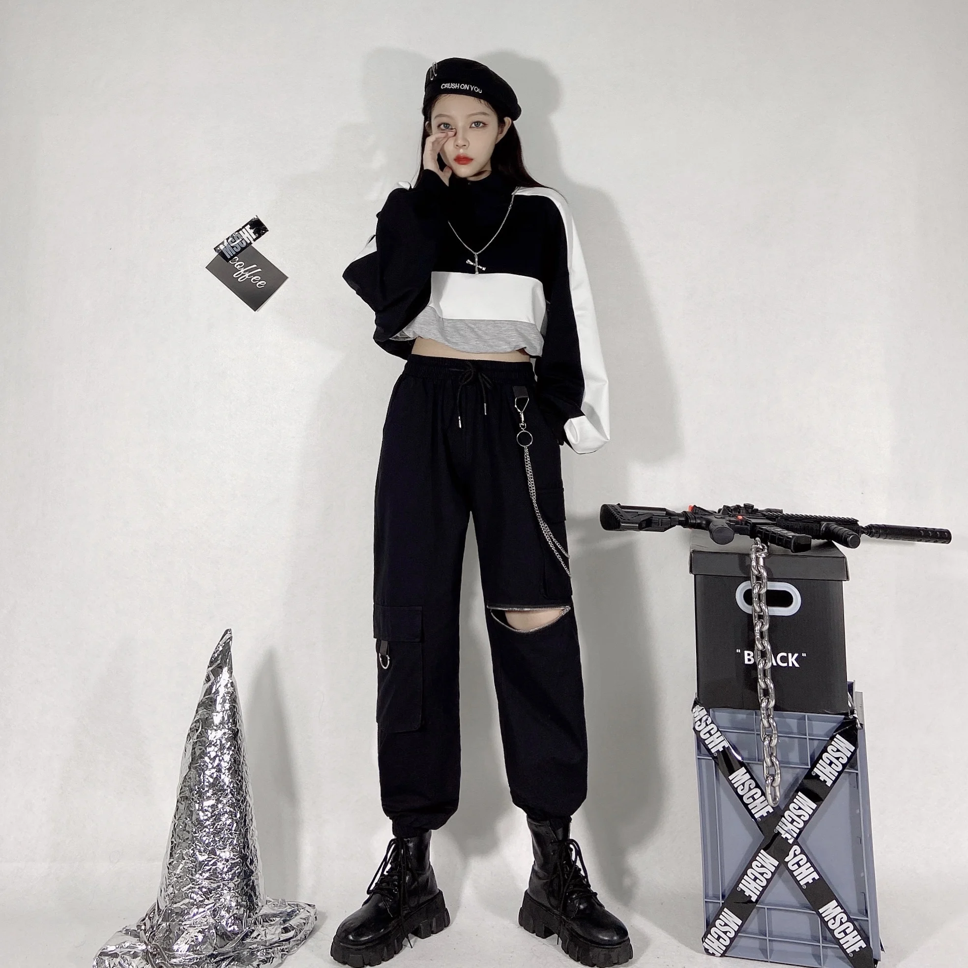 Casual Suit Female 2021 Spring and Autumn Korean Style High Waist Tooling Pants + Cool Girl Top Two - Piece
Casual Suit Female 2021 Spring and Autumn Korean Style High Waist Tooling Pants + Cool Girl Top Two - Piece