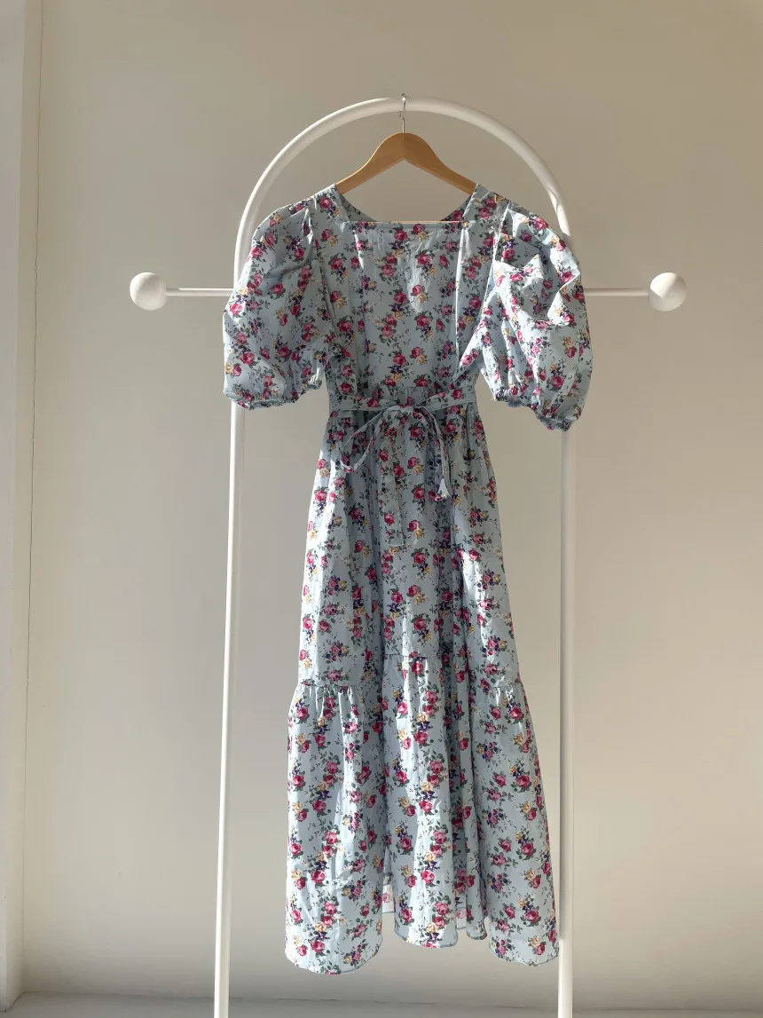 Sannian Women Dress Popular Square Collar Collision Color Ties Waist Thin Knee-length Bubble Sleeve Floral Dresses Women Clothes 
Sannian Women Dress Popular Square Collar Collision Color Ties Waist Thin Knee-length Bubble Sleeve Floral Dresses Women Clothes