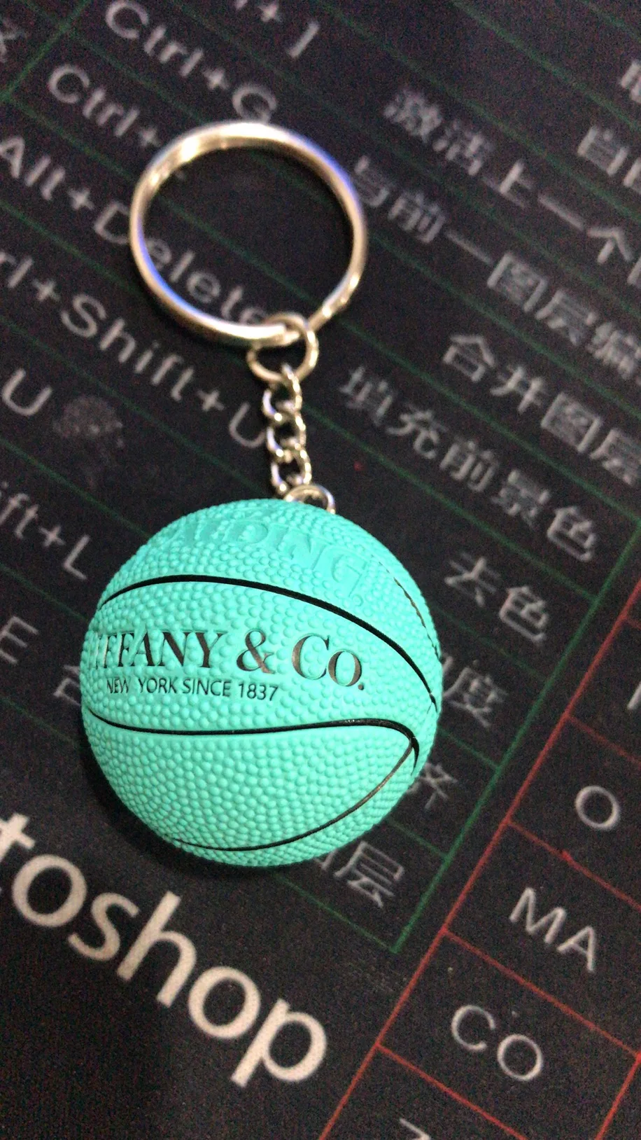 High Quality Luxury Leather Sports Basketball Keychains Hot Sale Brand Toy Ball Key Ring Couple Bag Pendant Charm Jewelry Gift
High Quality Luxury Leather Sports Basketball Keychains Hot Sale Brand Toy Ball Key Ring Couple Bag Pendant Charm Jewelry Gift