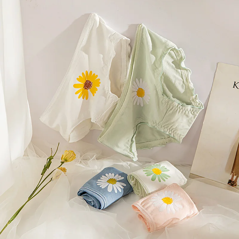 Sexy Cute Little Daisy Panties Ladies Cotton Panties Ladies Mid-waist Comfortable Breathable Panties Ladies Fashion Panties
Sexy Cute Little Daisy Panties Ladies Cotton Panties Ladies Mid-waist Comfortable Breathable Panties Ladies Fashion Panties