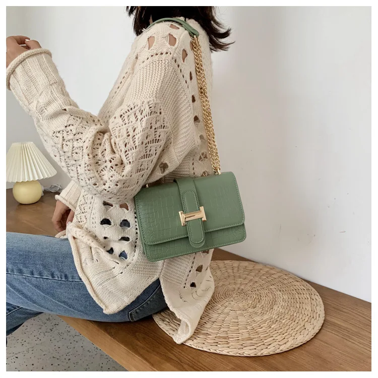 Luxury Crocodile Patterned Women Chain Shoulder Bag Female PU Leather Crossbody Bags Small Messenger Bag Fashion Lady Purse Bags
Luxury Crocodile Patterned Women Chain Shoulder Bag Female PU Leather Crossbody Bags Small Messenger Bag Fashion Lady Purse Bags