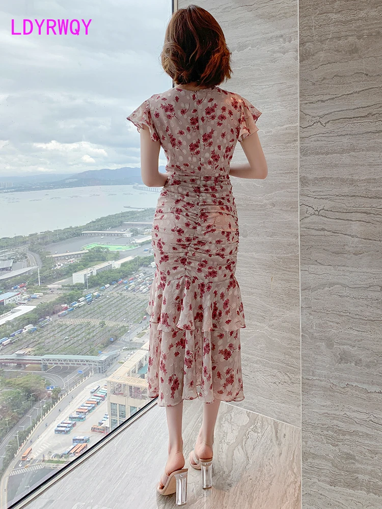 Sleeve pleated, slim and light ripe style, split lotus leaf, romantic floral dress, pleated Decor Office Lady Sheath
Sleeve pleated, slim and light ripe style, split lotus leaf, romantic floral dress, pleated Decor Office Lady Sheath