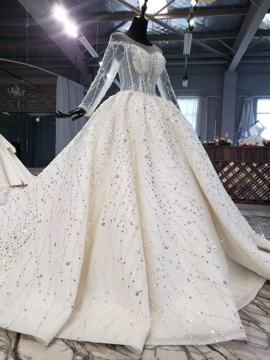 Luxury Ball Gown Wedding Dresses Off The Shoulder Floral Lace Appliques Robe De Mariee Vestido De Noiva Lace Up Back Bridal Gown
Luxury Ball Gown Wedding Dresses Off The Shoulder Floral Lace Appliques Robe De Mariee Vestido De Noiva Lace Up Back Bridal Gown