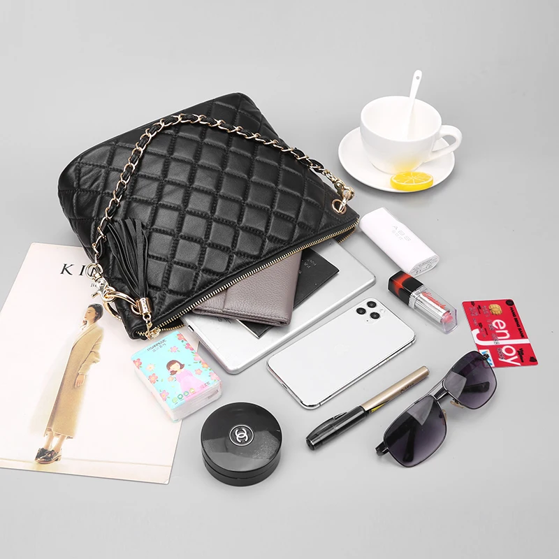 Superior leather super fashion bag 2021 new fashion sheepskin versatile shoulder cross-body bag
Superior leather super fashion bag 2021 new fashion sheepskin versatile shoulder cross-body bag
